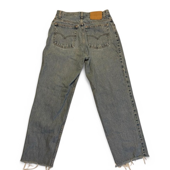 Vintage Levi’s Raw Hem Blue Jeans - Picture 2 of 6